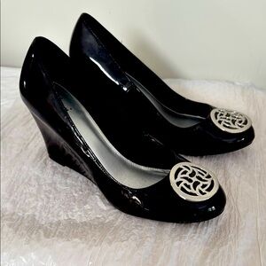 FIONI Clothing Black and Silver Wedge Shoes with Glossy Finish patent size 11